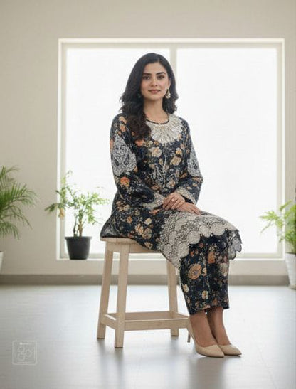 Nazaakat-e-Siyah three piece suit