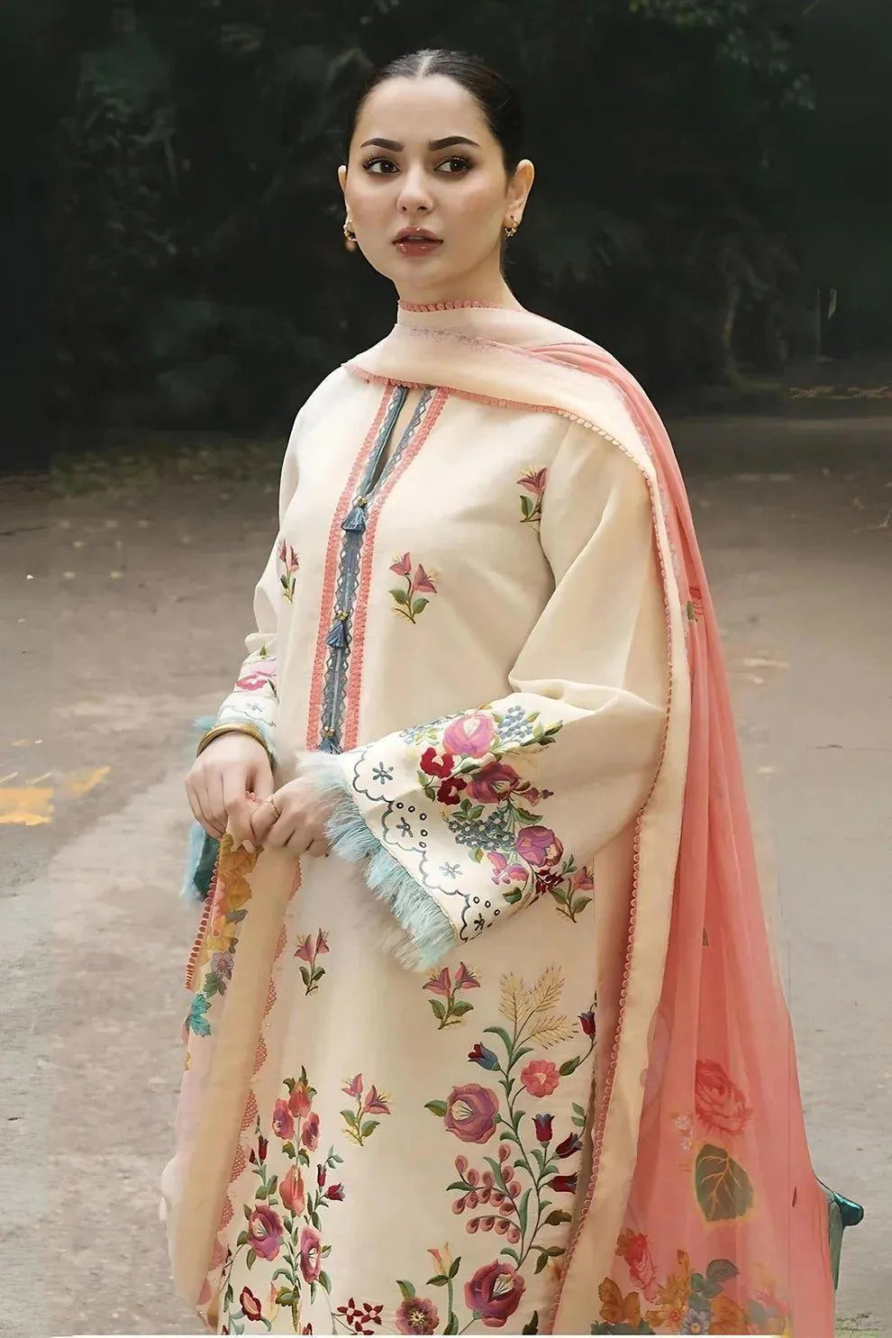 MOST TRENDING LAWN 3 Pcs Unstitched Embroidered Suit